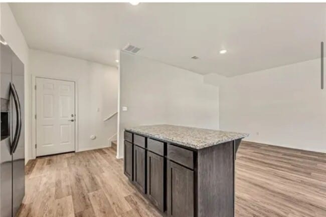 Building Photo - 914 S Benchmark Ln
