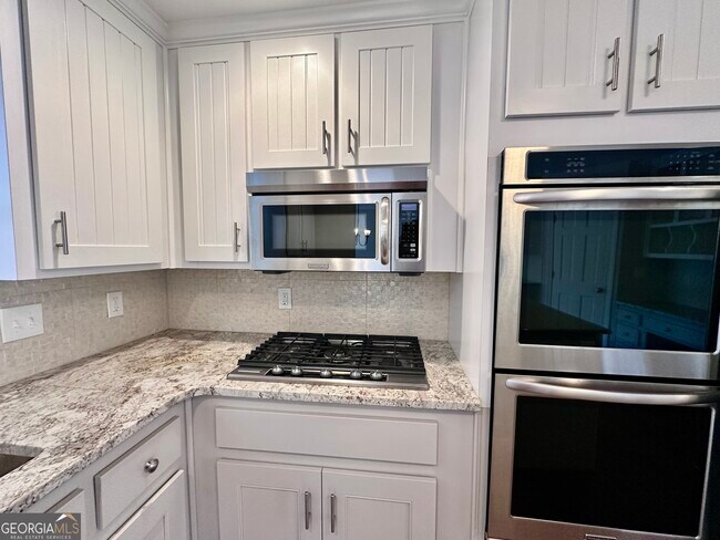 Building Photo - 3363 Somerset Trace
