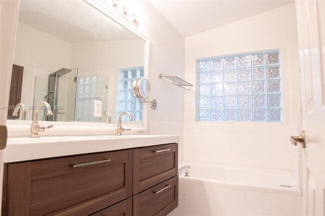 Building Photo - 16410 Sapphire Bend
