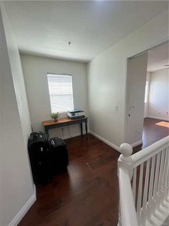 Building Photo - Beautifully designed townhome