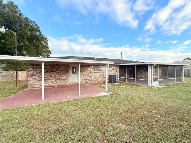 Building Photo - 67 N 69th Ave