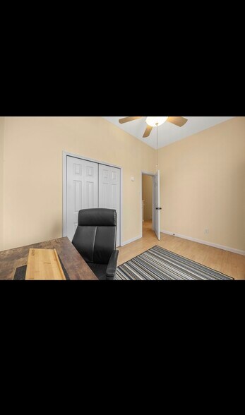 Building Photo - 1627 Dolman St