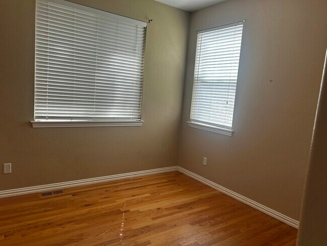 Building Photo - 10850 Trotwood Way