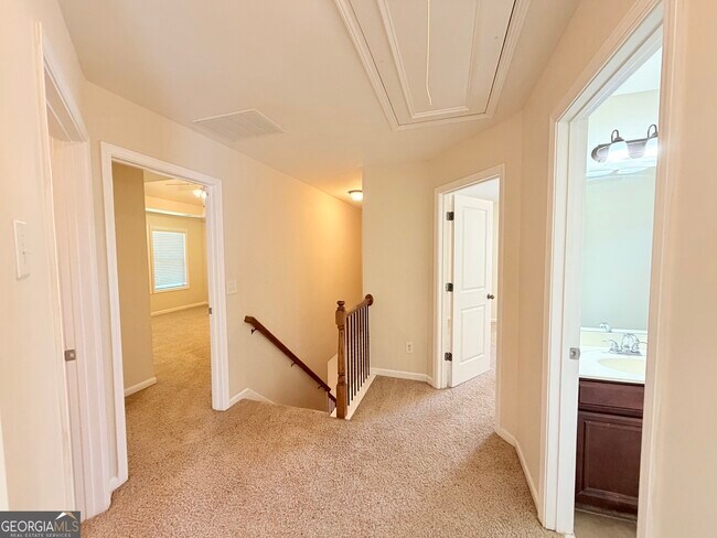 Building Photo - 260 Ascott Ln