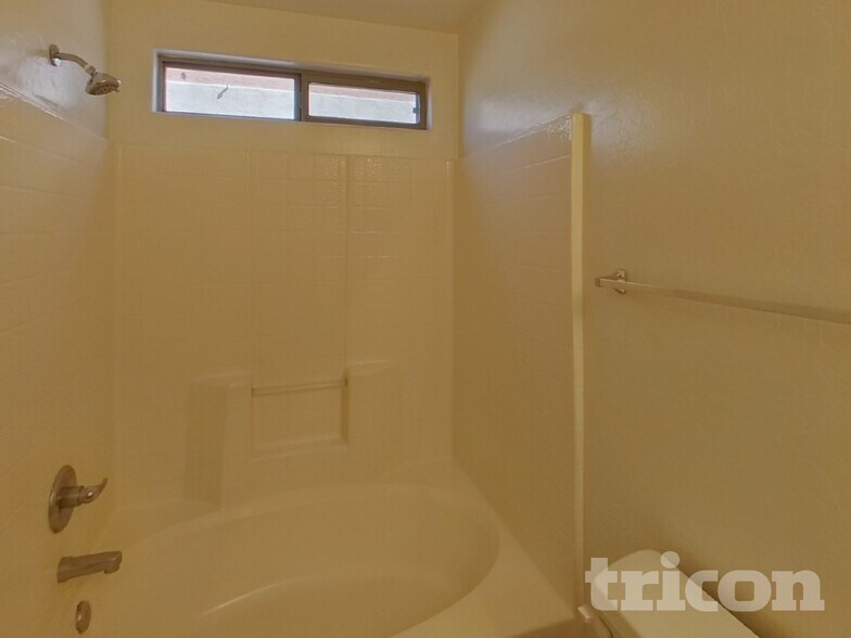 Building Photo - 3194 W Tanner Ranch Rd