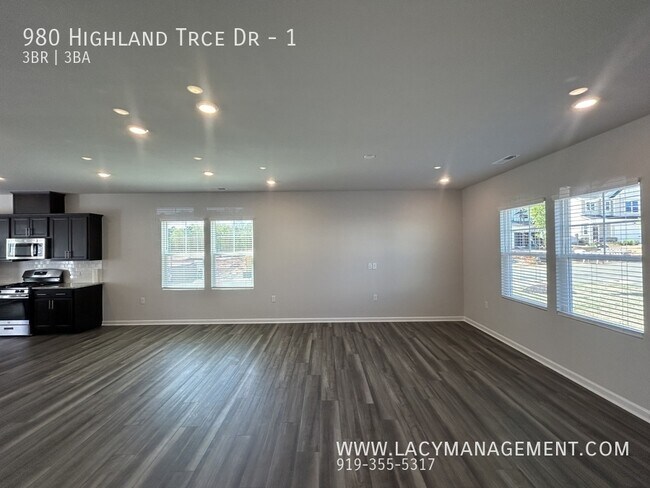 Building Photo - 980 Highland Trce Dr