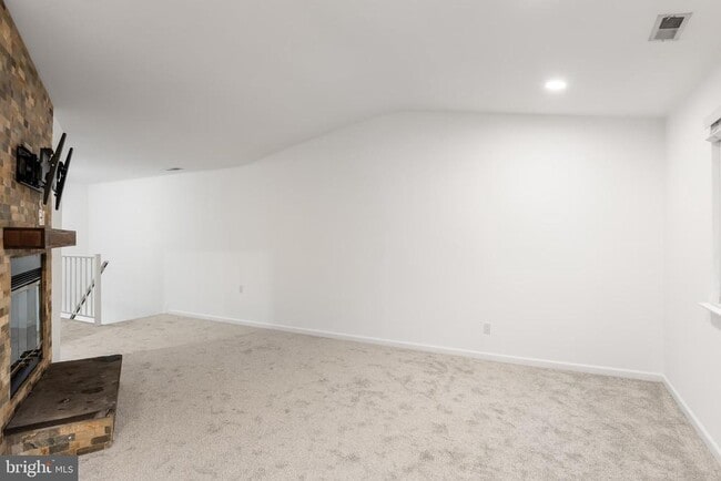 Building Photo - 402A Mulberry Cove