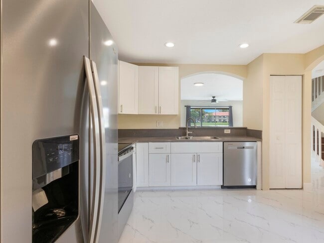 Building Photo - 6219 Eaton St