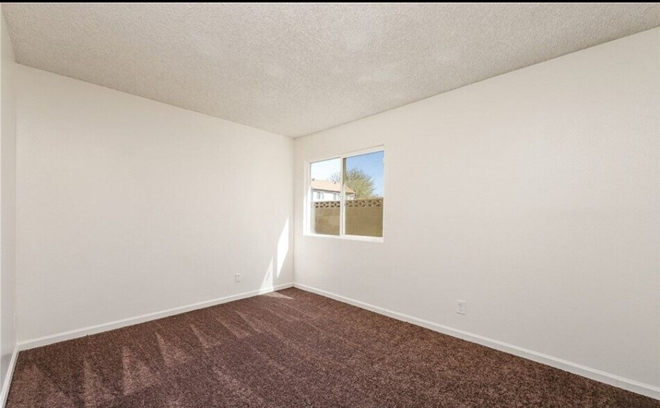 Building Photo - 44518 Benald St