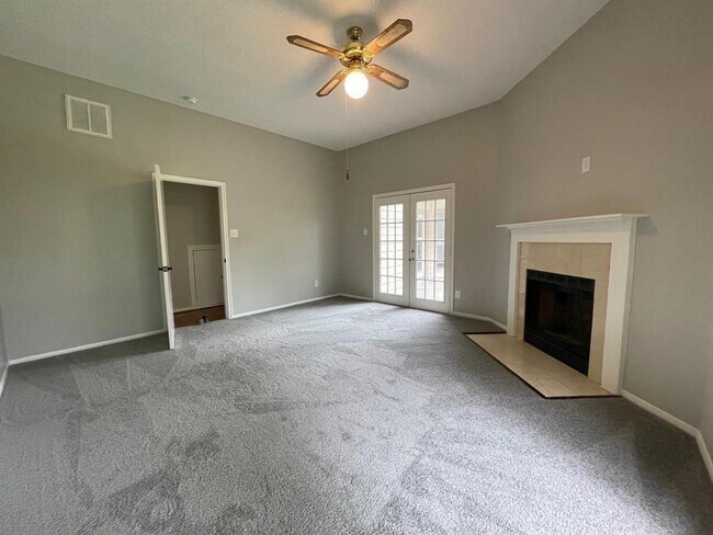 Building Photo - 2926 Lakefield Way