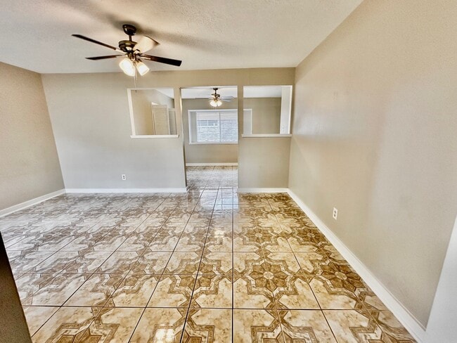 Building Photo - 7238 Woodfern Dr