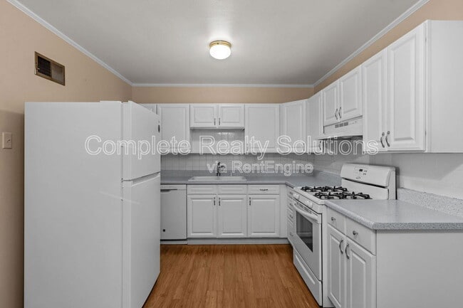 Building Photo - 1115 Hadwin Dr