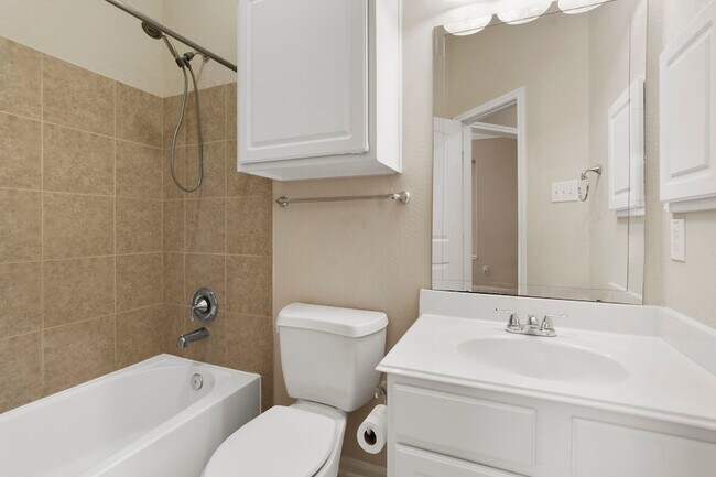 Building Photo - 314 Trillium Dr