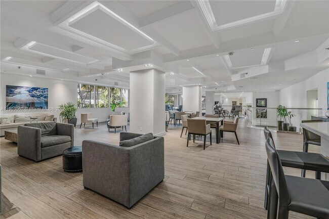 Building Photo - 100 Lincoln Rd