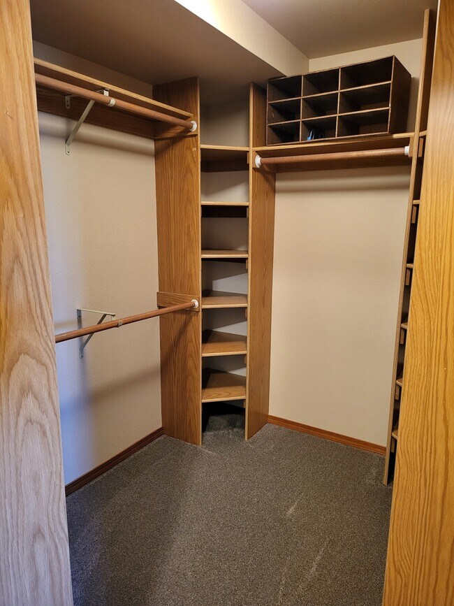 Building Photo - 435 Nicklaus Ct