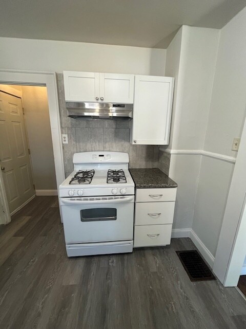 Kitchen - 1212 W Carson St