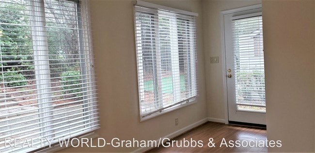 Building Photo - 2 br, 2 bath House - 604 Sherbrooke Circle