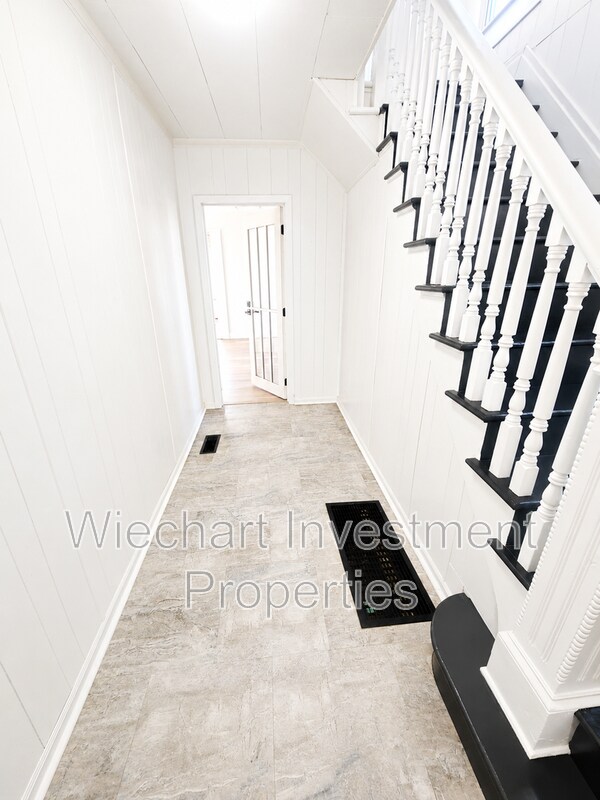 Building Photo - 924 W Wayne St