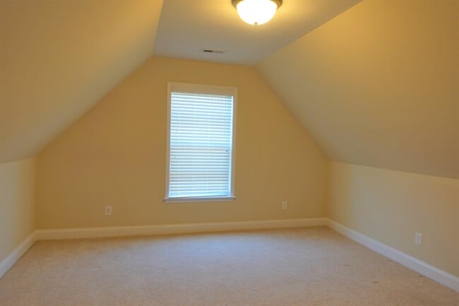 Building Photo - 1 Stoneledges Ln