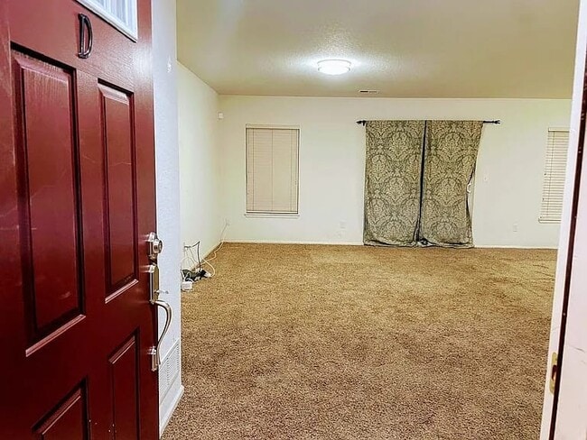 Building Photo - 12833 Mayfair Way