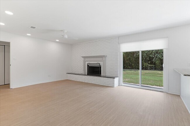 Building Photo - 152 Alta Vista St