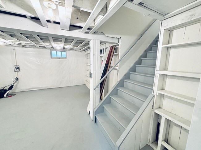 Building Photo - 7713 Knoll St