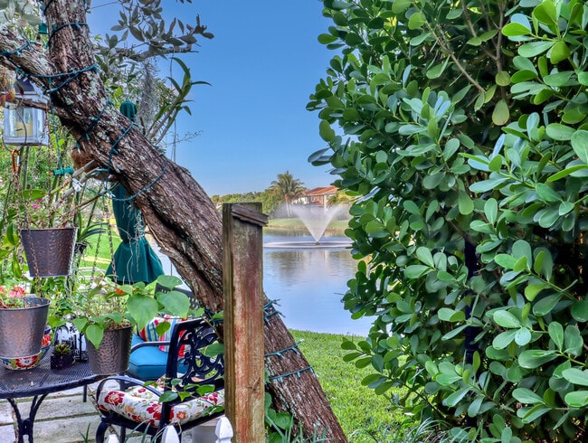 Building Photo - 2226 Oakmont Dr