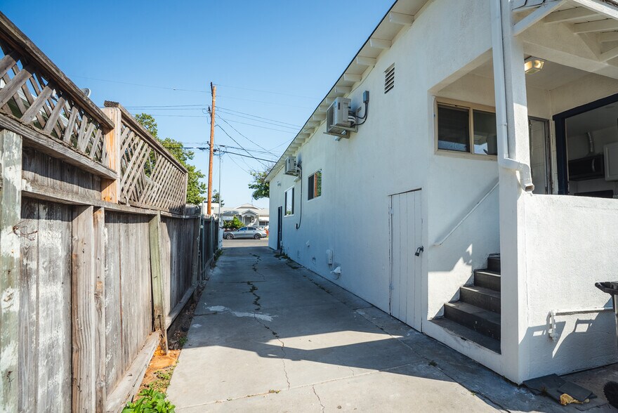 Building Photo - 66 W Humboldt St
