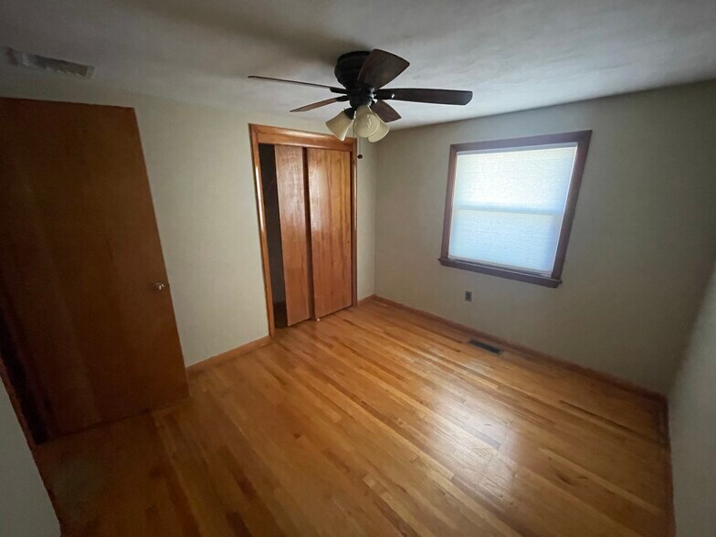 Building Photo - 407 Mount Allen Drive