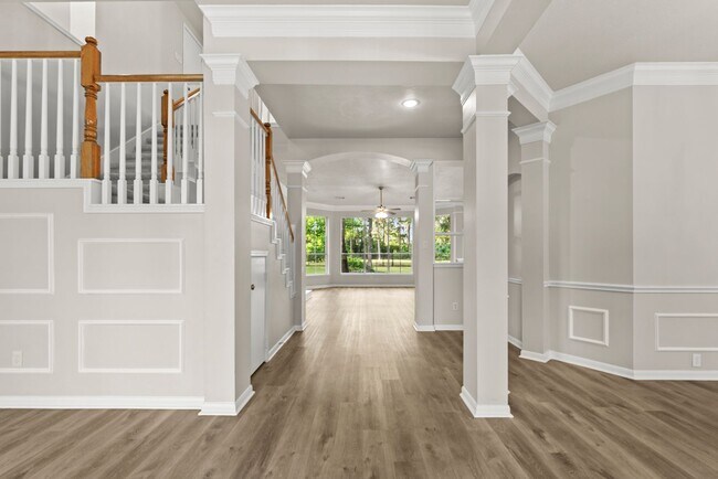Building Photo - Gorgeous 4 bed/3.5 bath two story home!