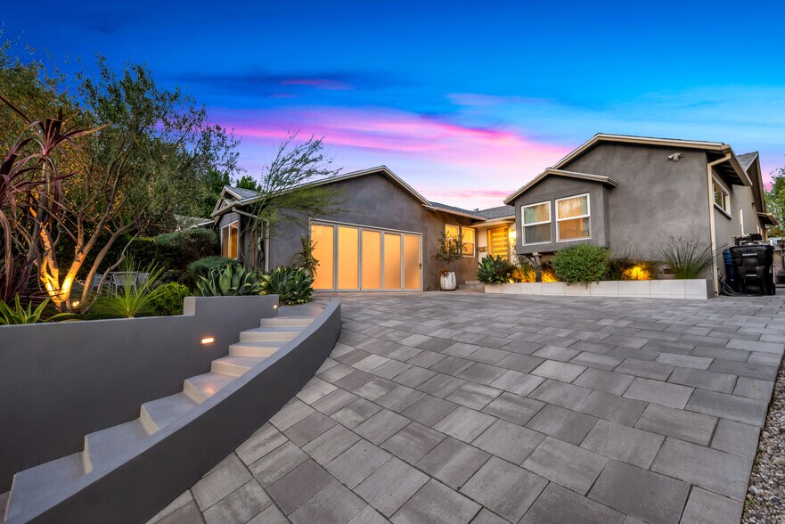 Primary Photo - 4716 Tyrone Ave