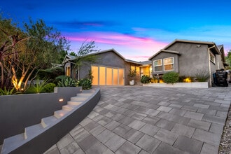 Building Photo - 4716 Tyrone Ave