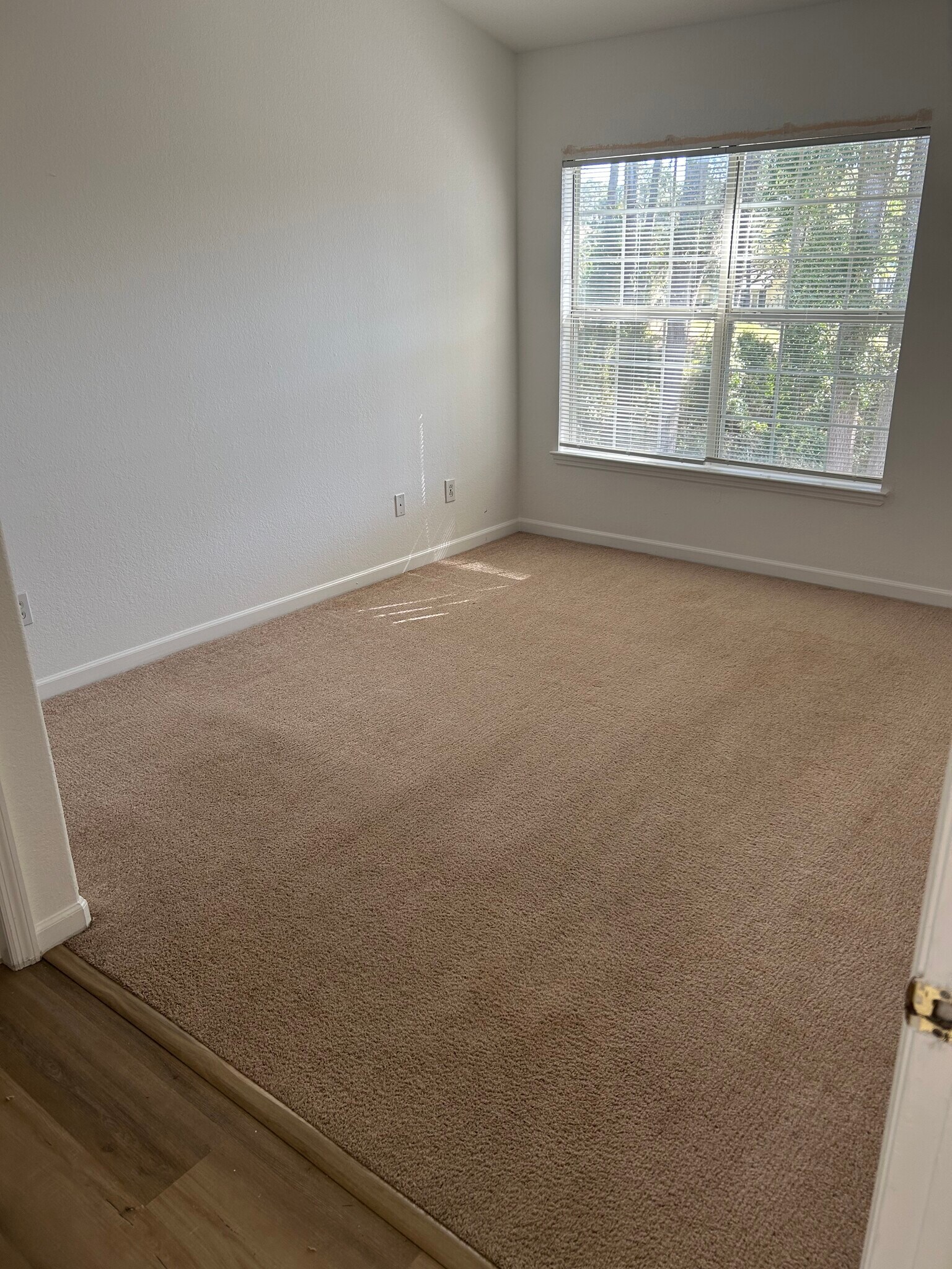 Building Photo - 897 Fording Island Rd