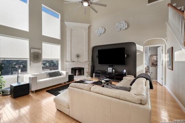 Building Photo - 20803 Cliff Park Ln