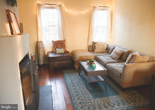 Building Photo - 120 Delaware St