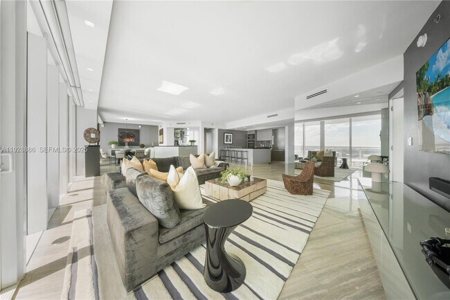 Building Photo - 450 Alton Rd