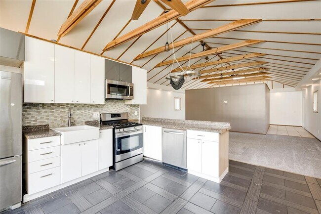 Building Photo - 2713 Sweeney Ln