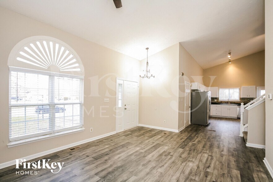 Building Photo - 361 Wildrose Ln