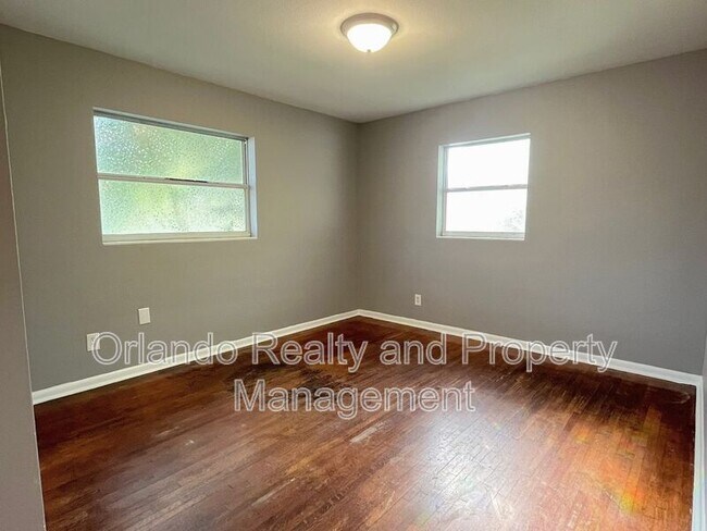 Building Photo - 2611 Pembrook Dr