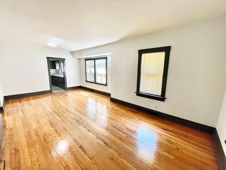 Building Photo - 5315 N 26th St