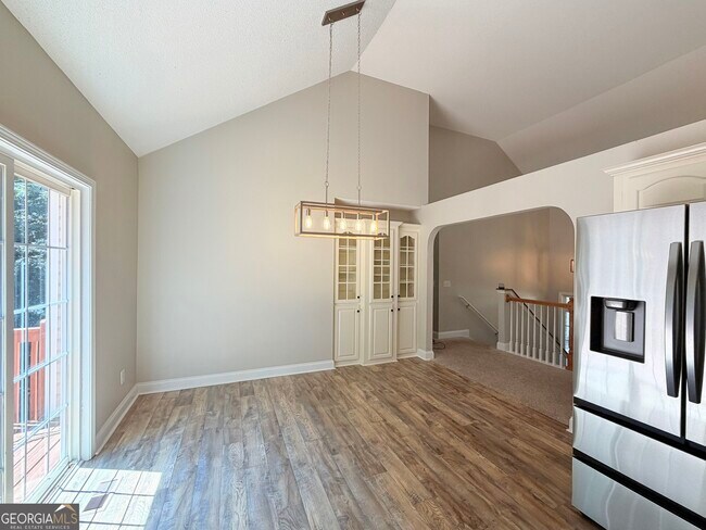 Building Photo - 11 Woodvine Ct