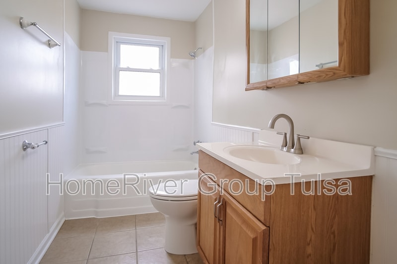Building Photo - 1308 S 75th E Ave