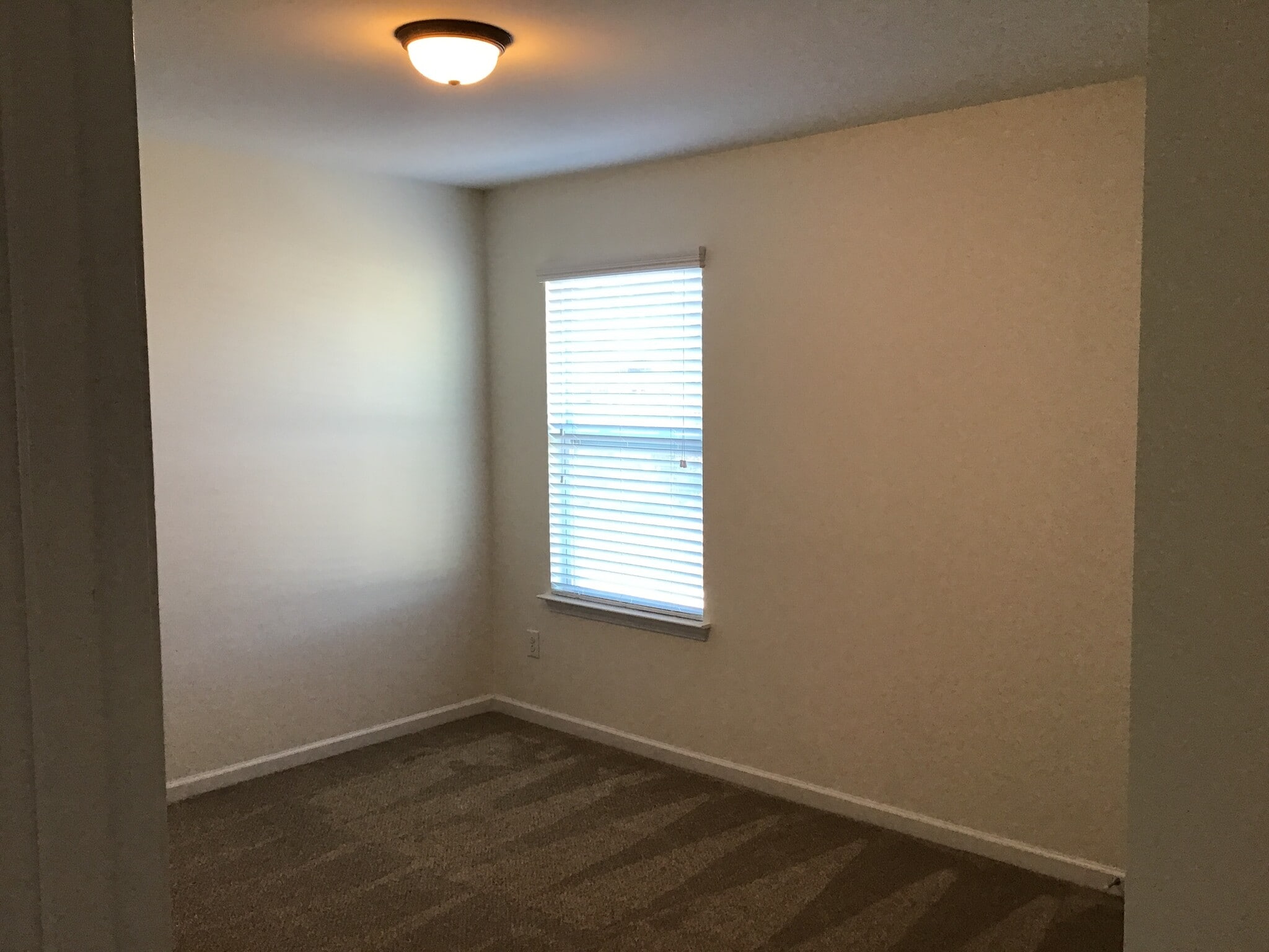 Building Photo - 2114 Atwell Glen Ln