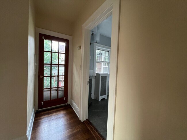 Building Photo - 2425 Demington Dr