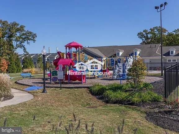 Building Photo - 7427 Macon Dr