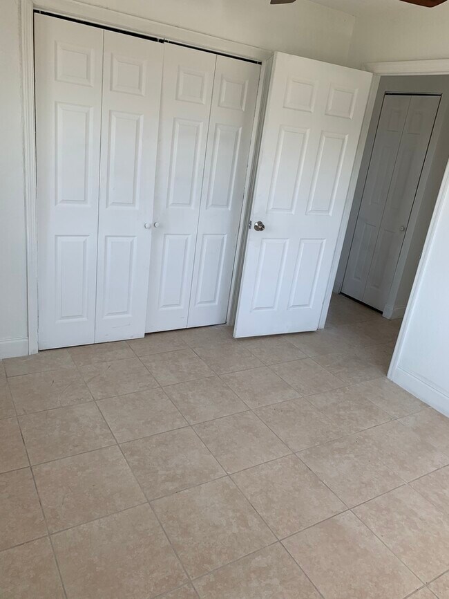 Building Photo - RENOVATED KITCHEN......GRANITE COUNTER TOP...