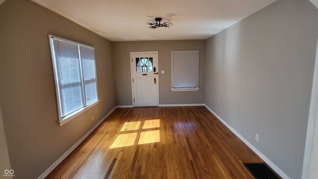 Building Photo - 5171 Evanston Ave