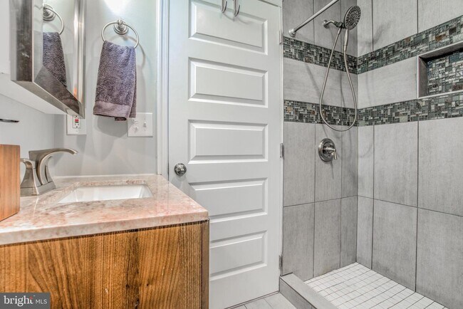 Building Photo - 2925 E Baltimore St