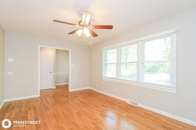 Building Photo - 7215 Crenata Dr