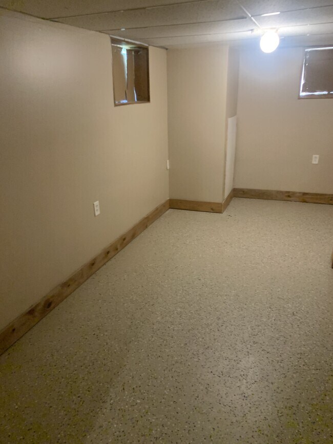 Building Photo - 4152 N 61st St